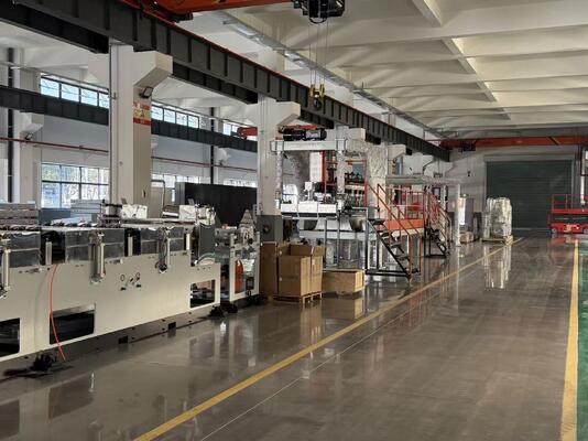 Beli Garis Ekstrusi Lembaran Dekoratif PETG dengan Output 600KG/H dan Rentang Ketebalan 0.2-2mm Menampilkan Desain Sekrup Tunggal/Ganda online manufacture