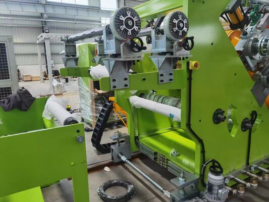 Beli Lini Produksi Lembaran PP Ko-Ekstrusi 4 Lapis untuk Thermoforming dengan Lebar 800-1500mm dan Mesin Ekstrusi Thermoforming dengan Kapasitas Output 300-700kg/jam online manufacture
