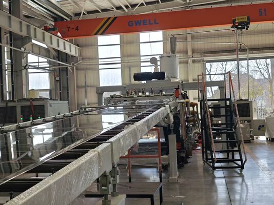 Beli Lini Ekstrusi Lembar PC Seragam Ketebalan Baik dengan Lebar 600-1220mm dan Ketebalan 0,9-8mm untuk PC PMMA PET GPPS MS Material online manufacture