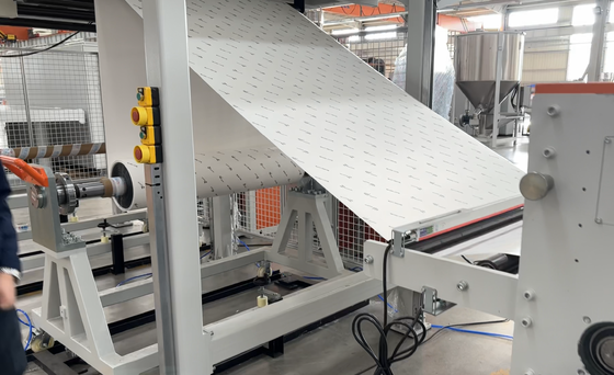 Beli PETG Dekoratif Sheet Extrusion Line dengan 600KG/H Output, 0.2-2mm Ketebalan Range dan GAG Struktur Tiga Lapisan online manufacture