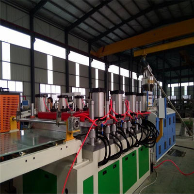 Beli PLC dikendalikan Kapasitas Tinggi Board Extrusion Line Dengan Crusher Auxiliary System online manufacture